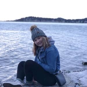 Meet your Posher, Danielle